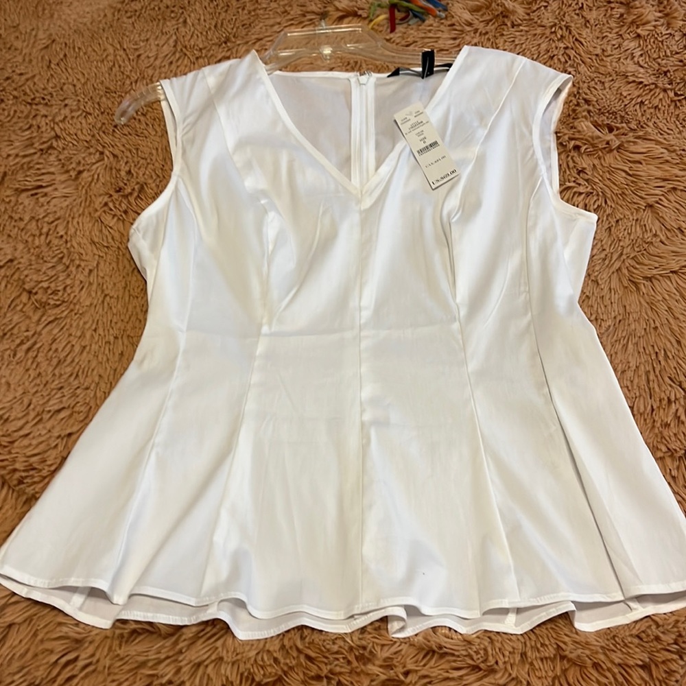 White House black market blouse new . Never worn . Just tried on .